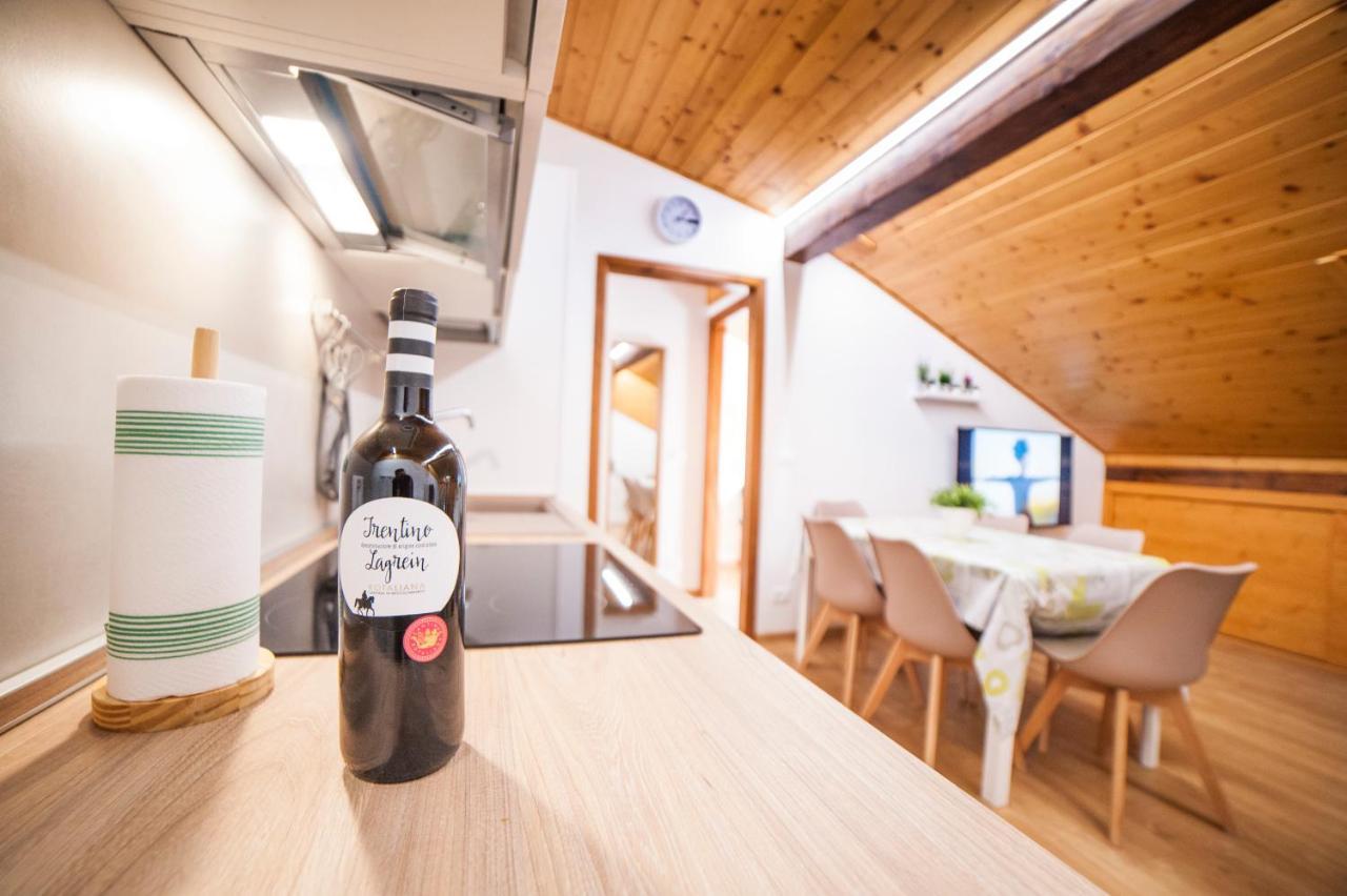 Apartamento La Mansarda Di Emma Pinzolo Exterior foto