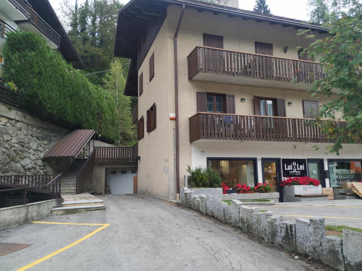 Apartamento La Mansarda Di Emma Pinzolo Exterior foto